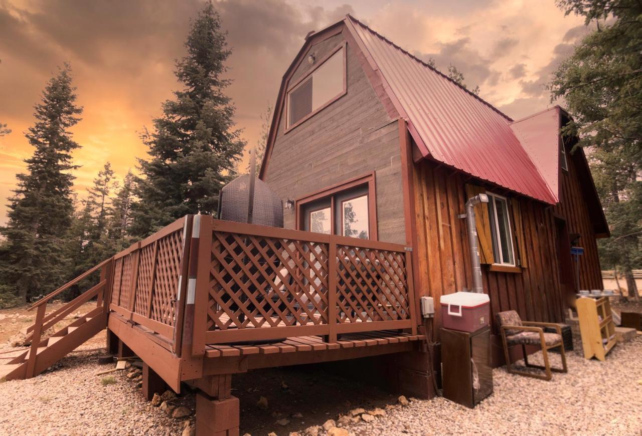 Charming Blue Farmhouse Cabin Duck Creek Village المظهر الخارجي الصورة