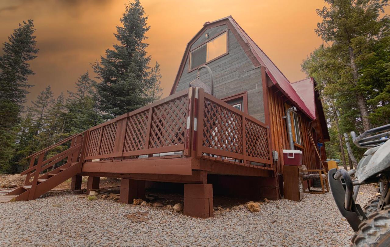 Charming Blue Farmhouse Cabin Duck Creek Village المظهر الخارجي الصورة